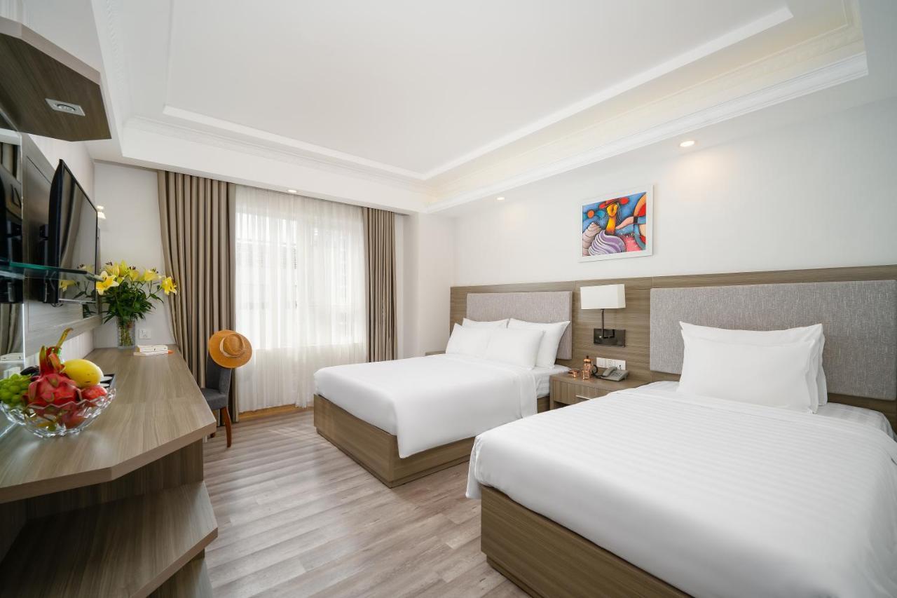 Royal Beach Hotel By Thg Đà Nẵng Exterior foto