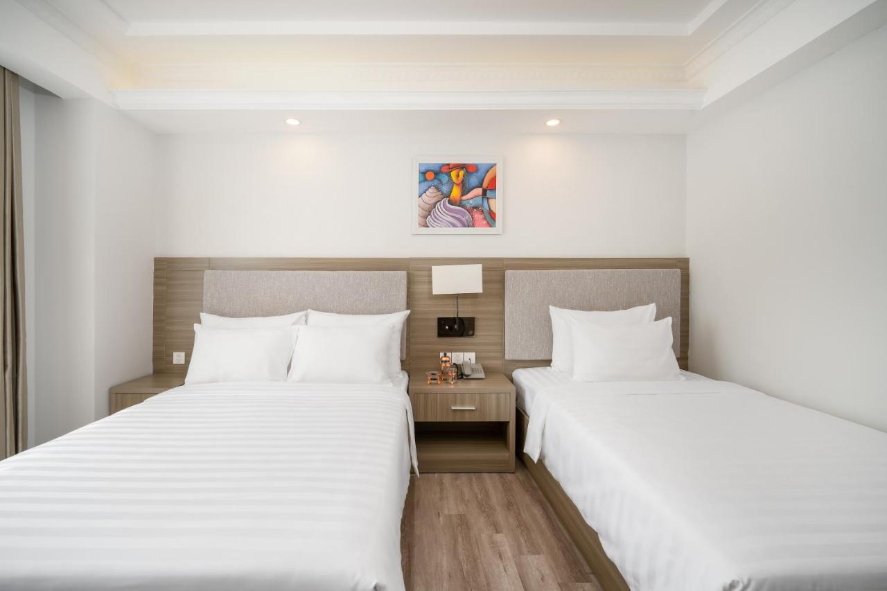 Royal Beach Hotel By Thg Đà Nẵng Exterior foto
