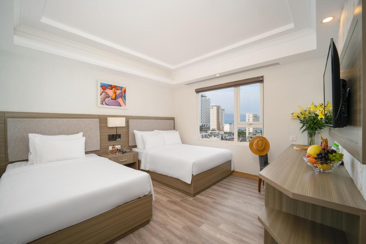 Royal Beach Hotel By Thg Đà Nẵng Exterior foto