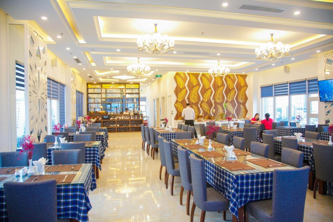 Royal Beach Hotel By Thg Đà Nẵng Exterior foto