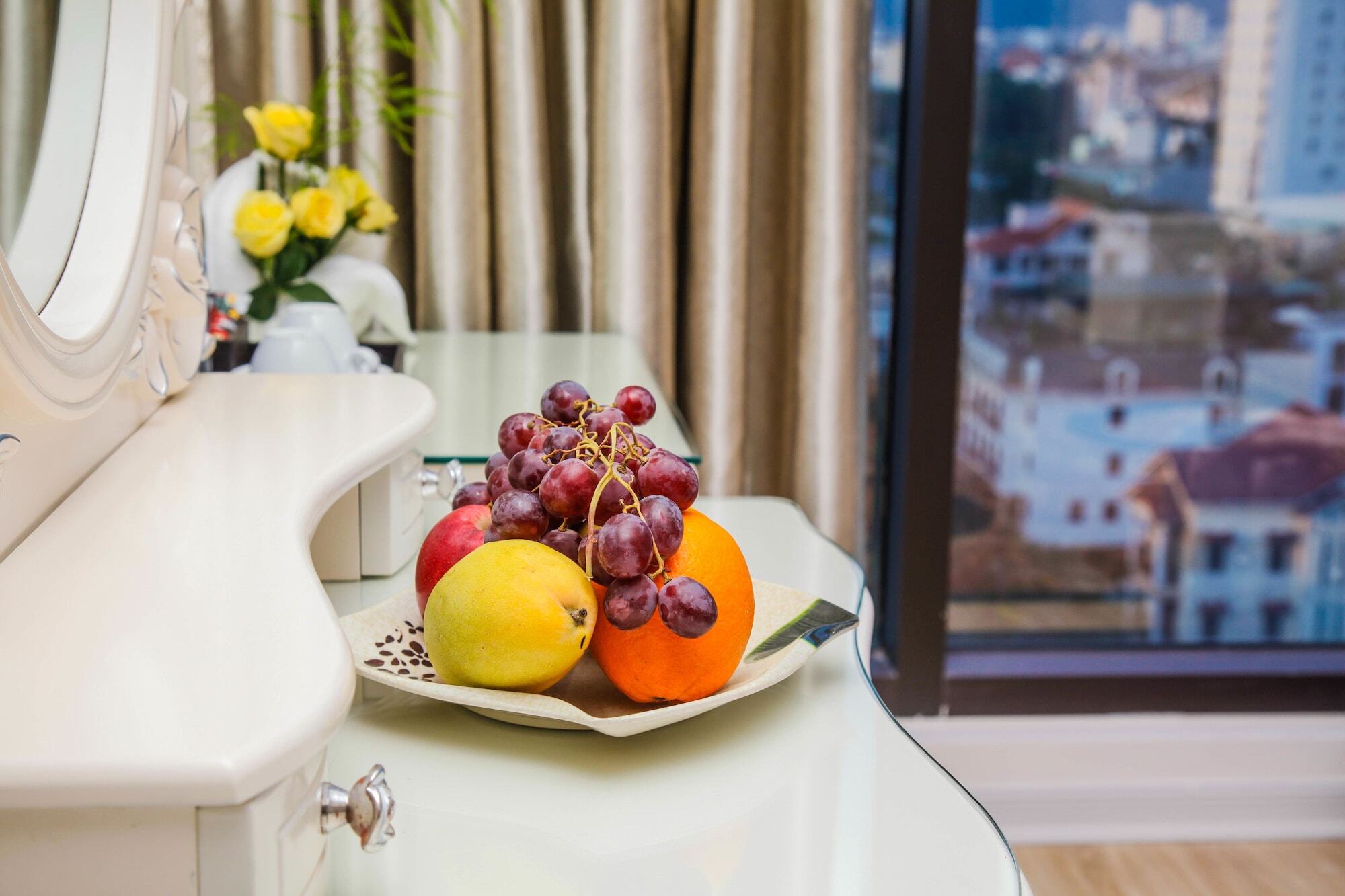 Royal Beach Hotel By Thg Đà Nẵng Exterior foto